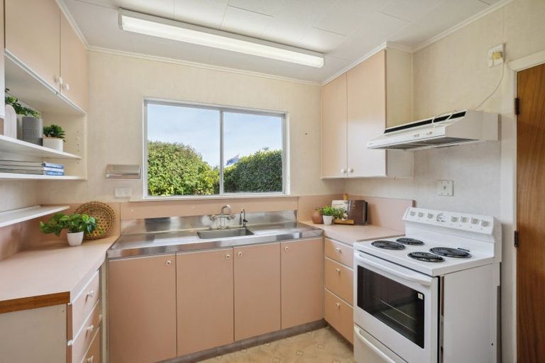 Photo of property in 4 Matipo Street, Waikanae, 5036