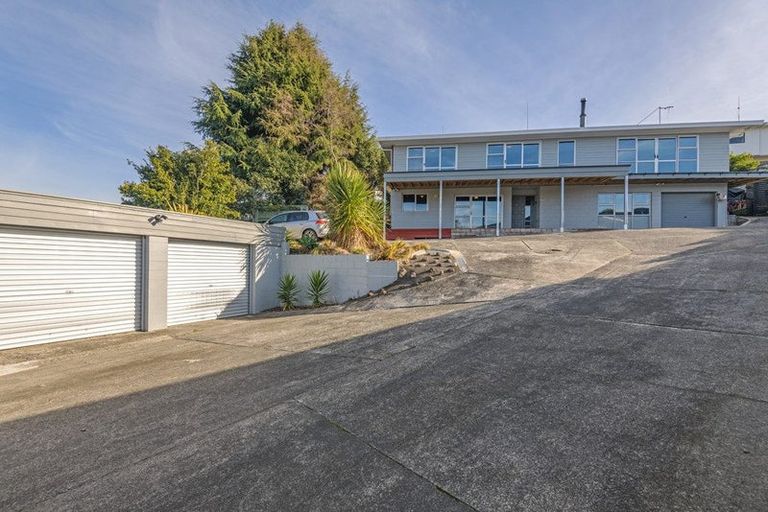 Photo of property in 16 Dalzien Place, Feilding, 4702