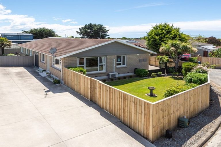 Photo of property in 1/15 Marriotts Road, North New Brighton, Christchurch, 8083