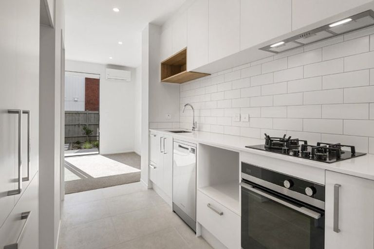 Photo of property in 15 Ngakoro Road, Karaka, Papakura, 2113