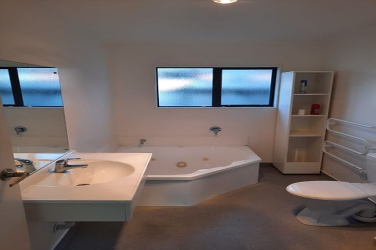 Photo of property in 32 Tararua Street, Trentham, Upper Hutt, 5018