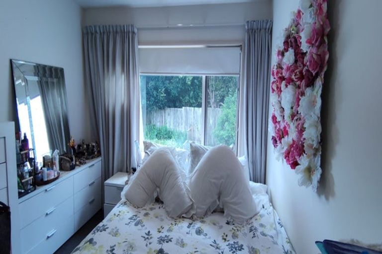 Photo of property in 2/206 Manuka Road, Bayview, Auckland, 0629