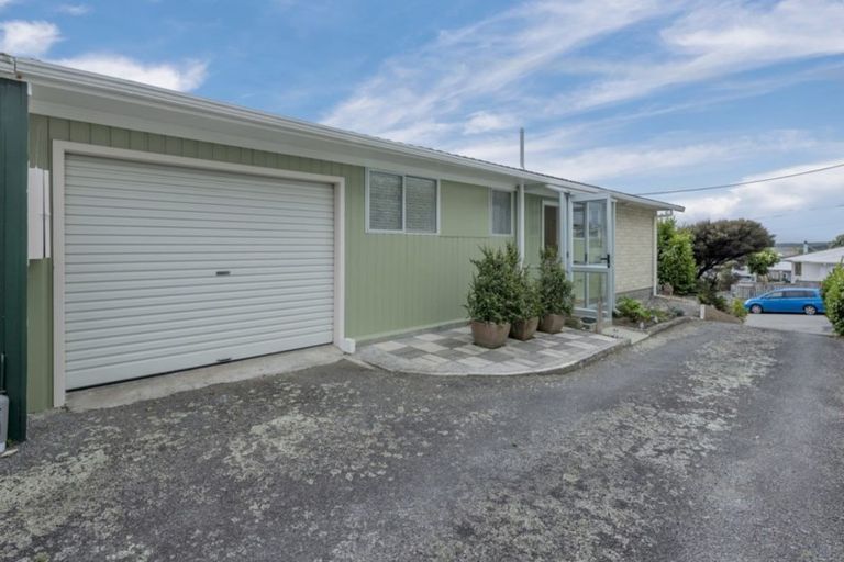 Photo of property in 41 Manuka Street, Otaki Beach, Otaki, 5512