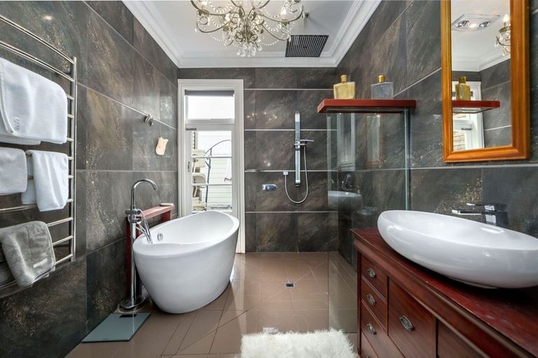 Photo of property in 141 Main Street, Greytown, 5712