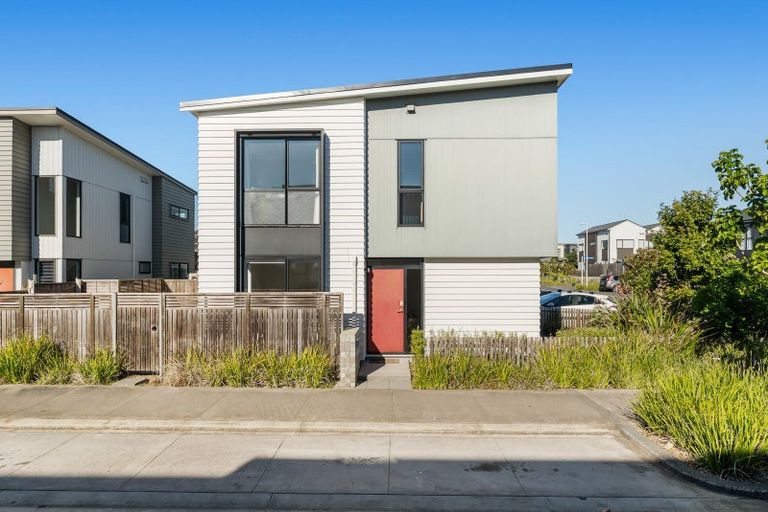 Photo of property in 60 Mapou Road, Hobsonville, Auckland, 0616