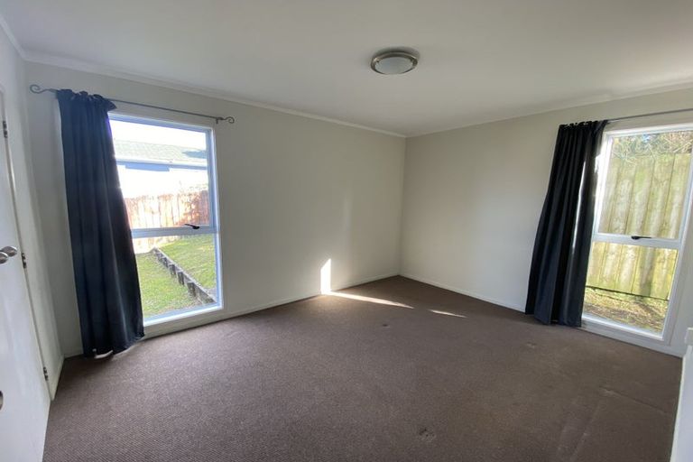 Photo of property in 1/91 Diana Drive, Glenfield, Auckland, 0627