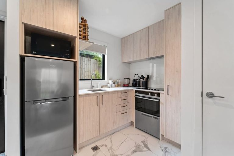 Photo of property in 9/102 Millbrook Road, Sunnyvale, Auckland, 0612