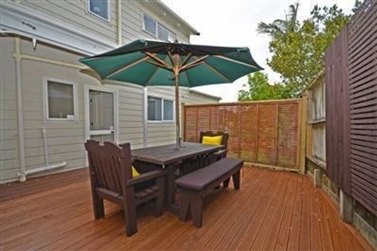 Photo of property in 17 Matisse Drive, West Harbour, Auckland, 0618