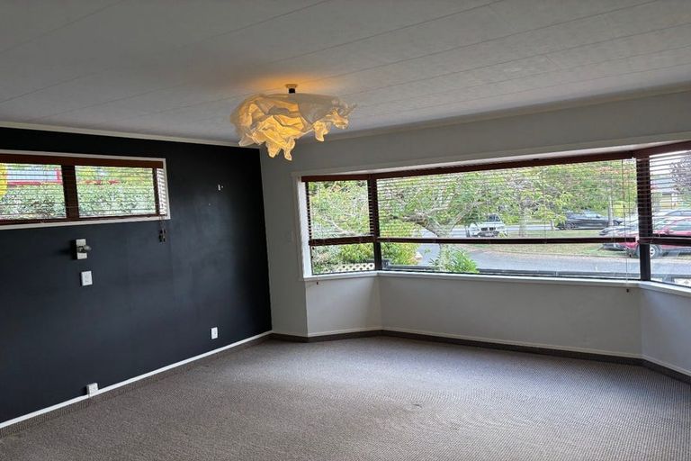 Photo of property in 18 Rush Place, Havelock North, 4130