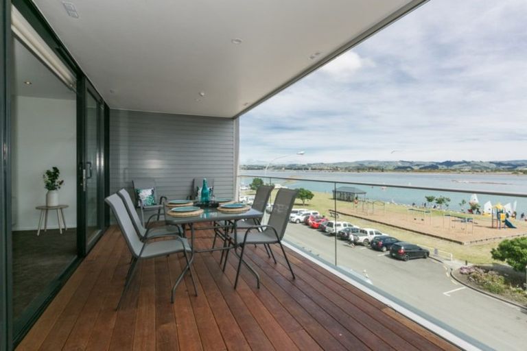 Photo of property in 403/7 Humber Street, Pandora, Napier, 4110