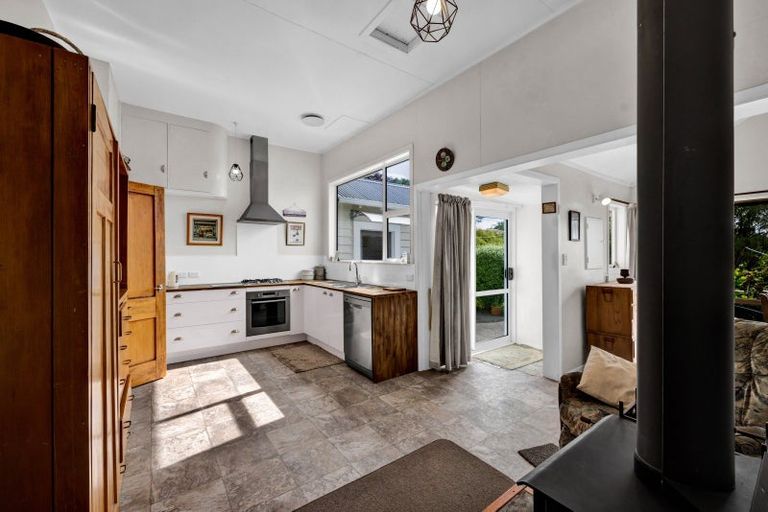 Photo of property in 22 Mills Street, Eltham, 4322