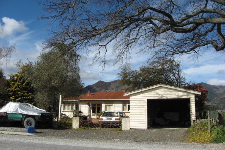 Photo of property in 162 Abel Tasman Drive, Takaka, 7183