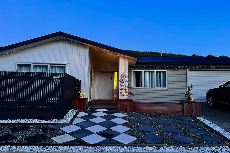 Photo of property in 36 Rochdale Drive, Churton Park, Wellington, 6037