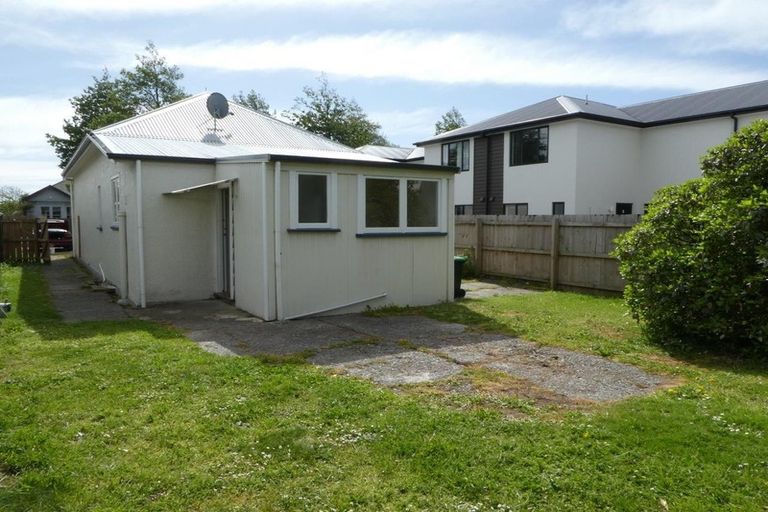 Photo of property in 10 Defoe Place, Waltham, Christchurch, 8023