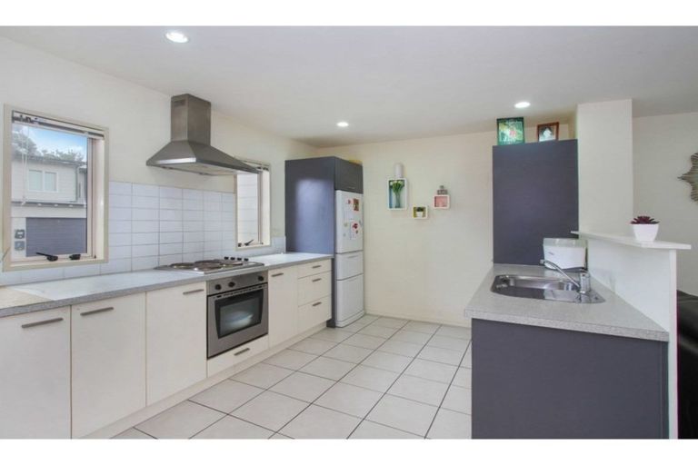 Photo of property in 1/206 Manuka Road, Bayview, Auckland, 0629