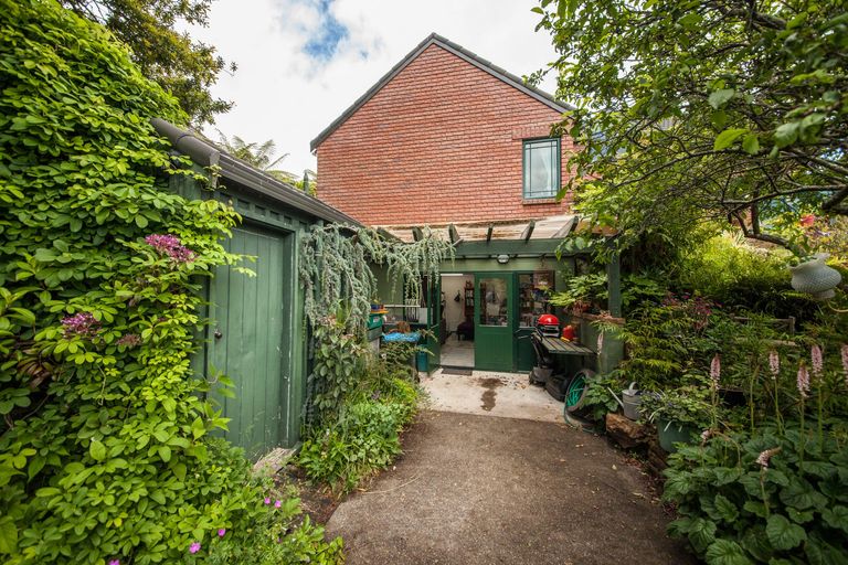 Photo of property in 7 The Oaks, Awapuni, Palmerston North, 4412