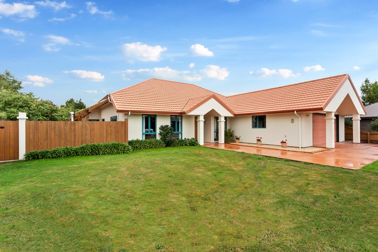 Photo of property in 20 Milesbrook Close, Rangiora, 7400