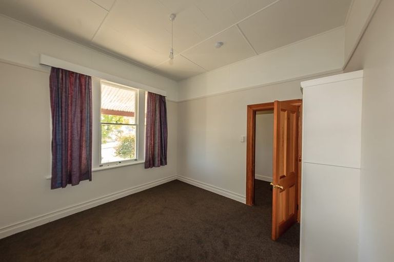 Photo of property in 16 Memorial Avenue, Parkside, Timaru, 7910