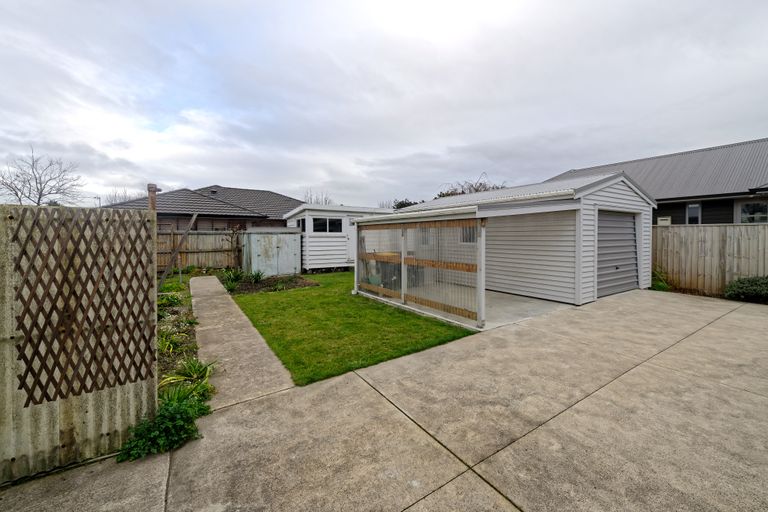 Photo of property in 21 Kinnaird Place, Hillmorton, Christchurch, 8025