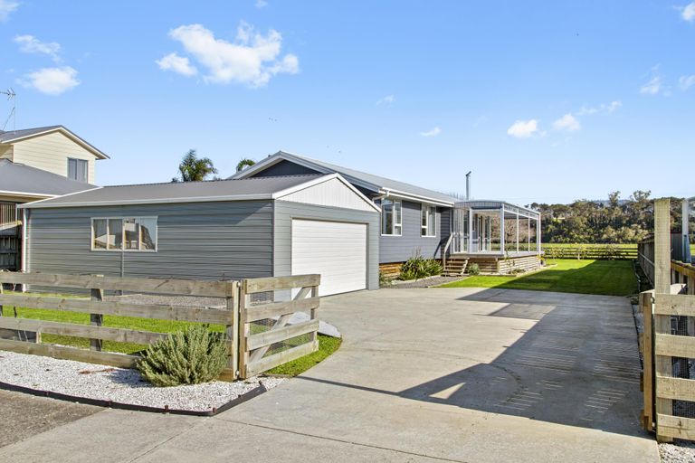 Photo of property in 56 Kowhai Avenue, Kaiaua, Pokeno, 2473