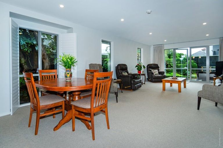 Photo of property in 2/15 Taylors Avenue, Bryndwr, Christchurch, 8052
