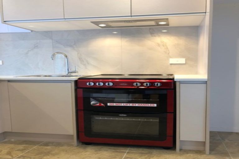 Photo of property in 7 Kallaroo Place, Botany Downs, Auckland, 2010