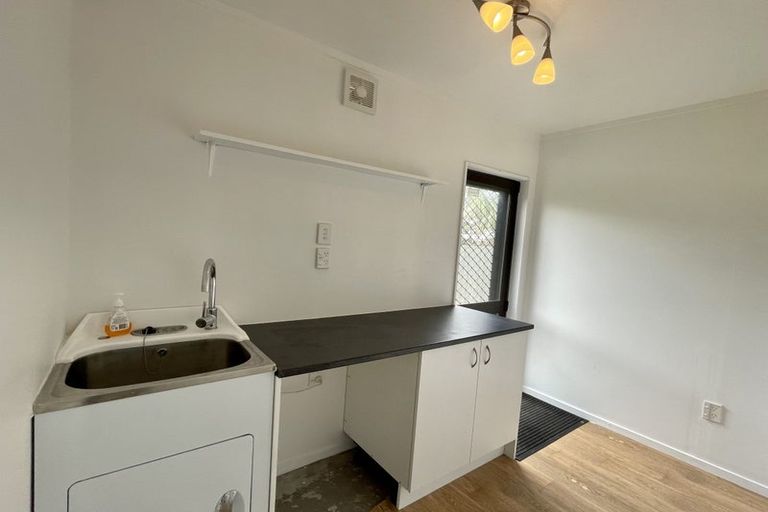 Photo of property in 2/6 Evan Street, Belmont, Auckland, 0622