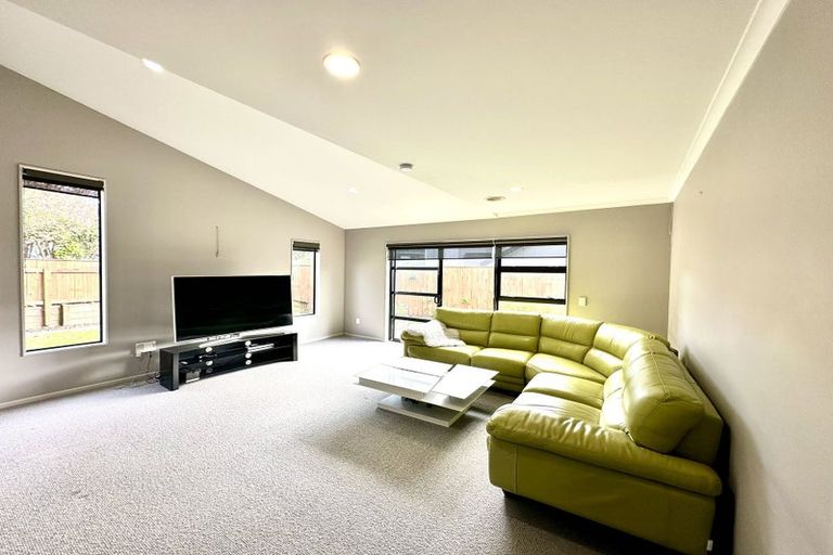 Photo of property in 61 Te Puia Drive, Aotea, Porirua, 5024