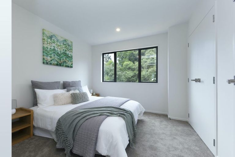 Photo of property in 5 Morihana Close, Glen Eden, Auckland, 0602