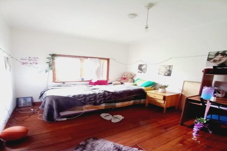 Photo of property in 137 Seabrook Avenue, New Lynn, Auckland, 0600