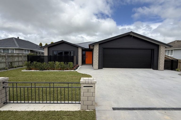 Photo of property in 26 Winchester Street, Levin, 5510