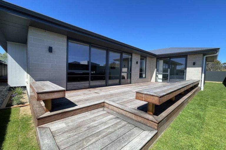 Photo of property in 18 Park Street, Winton, 9720