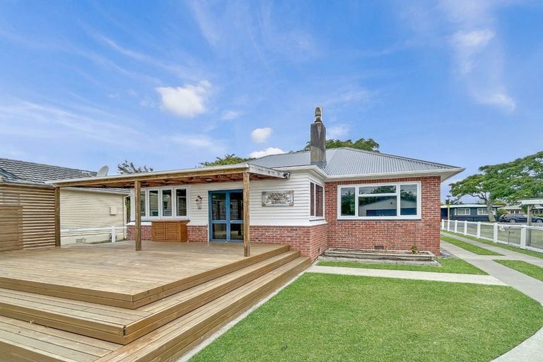 Photo of property in 9 Park Road, West End, Palmerston North, 4412