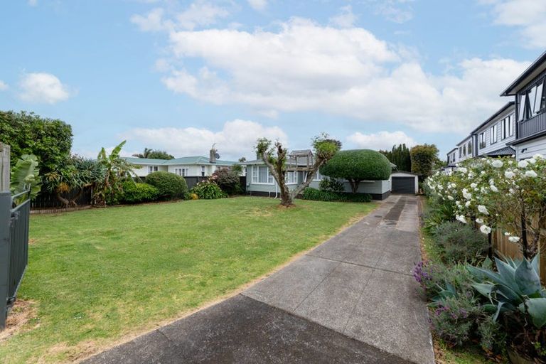 Photo of property in 13 Matapouri Road, Mangere Bridge, Auckland, 2022