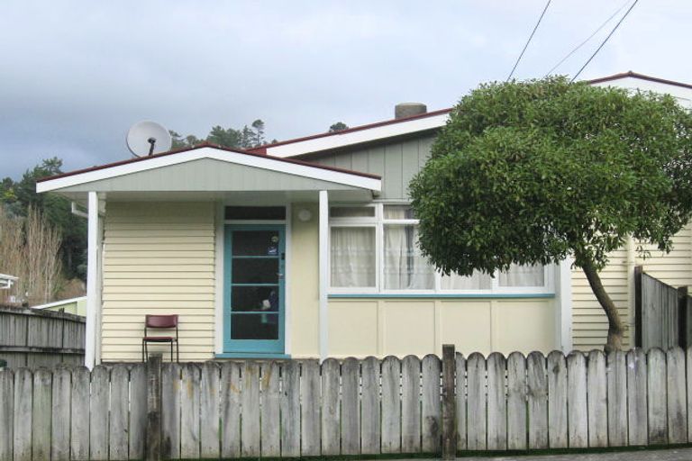 Photo of property in 33 Hanson Grove, Stokes Valley, Lower Hutt, 5019