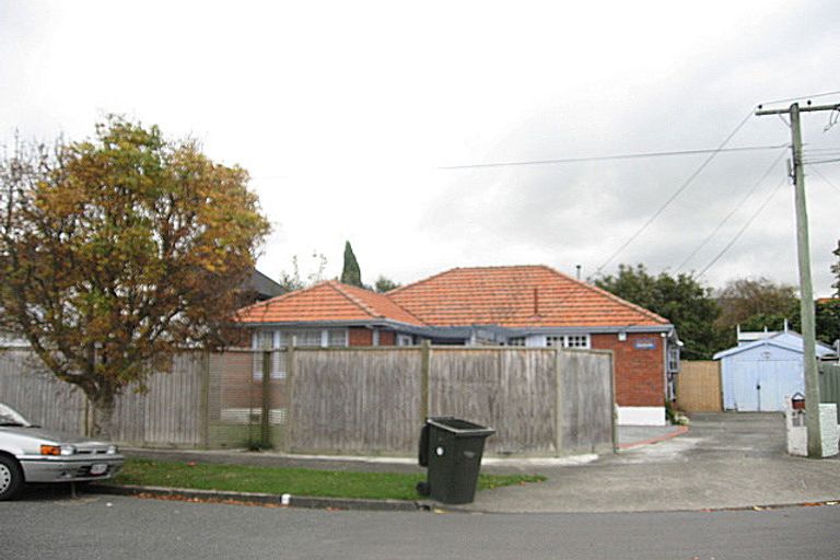 Photo of property in 3 Hobbs Grove, Epuni, Lower Hutt, 5011