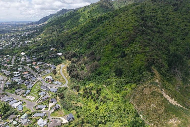 Photo of property in 78-96 Kakariki Grove, Waikanae, 5036