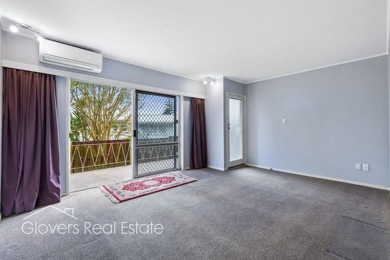 Photo of property in 2/27 Poinsettia Place, Henderson, Auckland, 0610