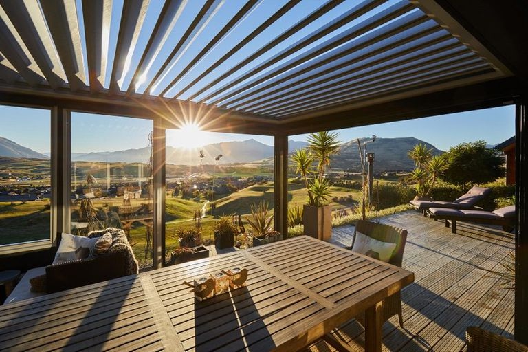 Photo of property in 5 Kintyre Court, Jacks Point, Queenstown, 9371