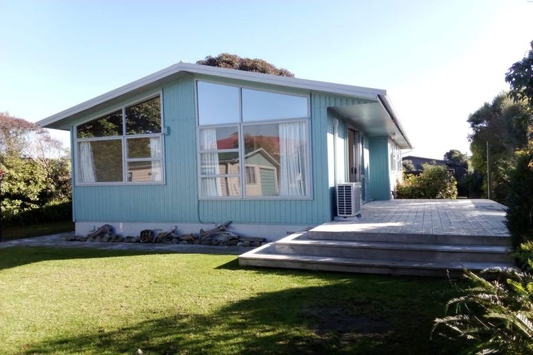 Photo of property in 12 Mountainview Terrace, Otaki Beach, Otaki, 5512
