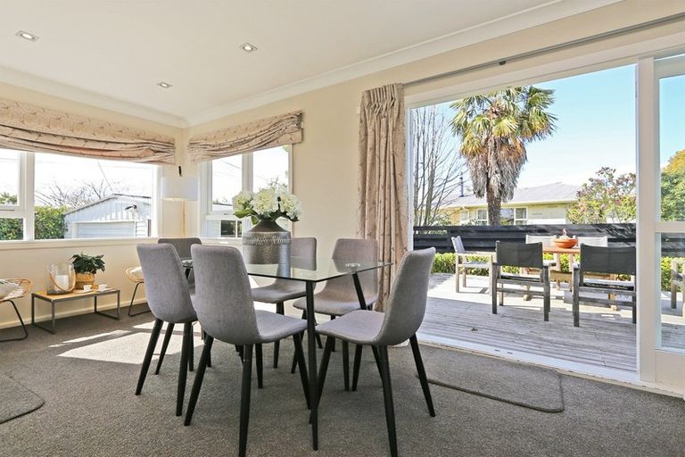 Photo of property in 27 Breadalbane Road, Havelock North, 4130