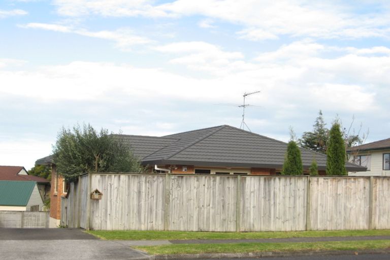 Photo of property in 22 Carnoustie Drive, Wattle Downs, Auckland, 2103