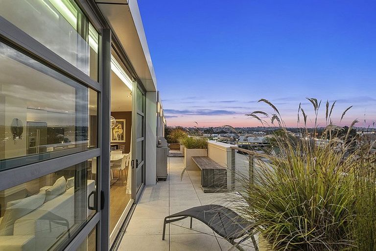 Photo of property in Maison Apartments, 501/16 Huron Street, Takapuna, Auckland, 0622