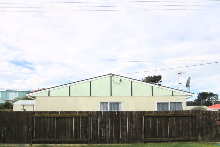 Photo of property in 5a Shortt Street, Foxton Beach, Foxton, 4815