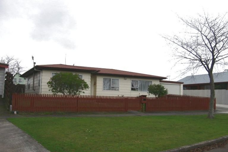 Photo of property in 8 Suzanne Grove, Kelvin Grove, Palmerston North, 4414