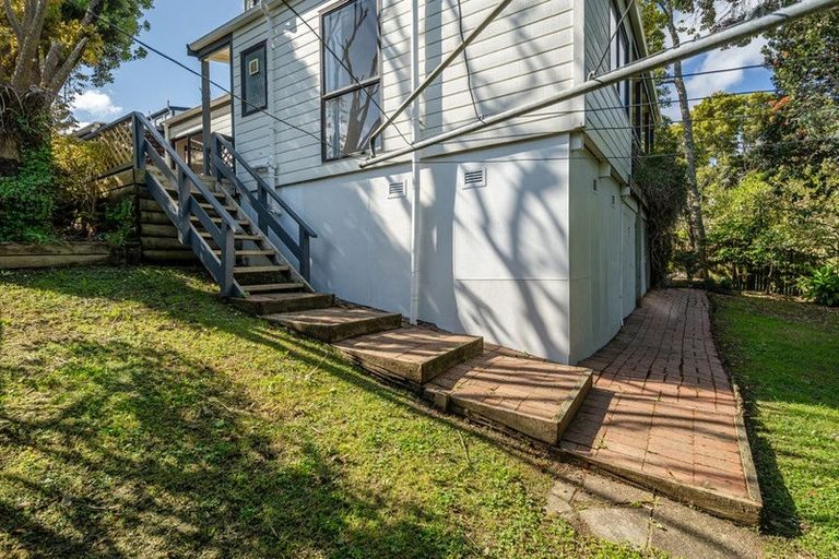 Photo of property in 5/8 West Lynn Road, Titirangi, Auckland, 0604