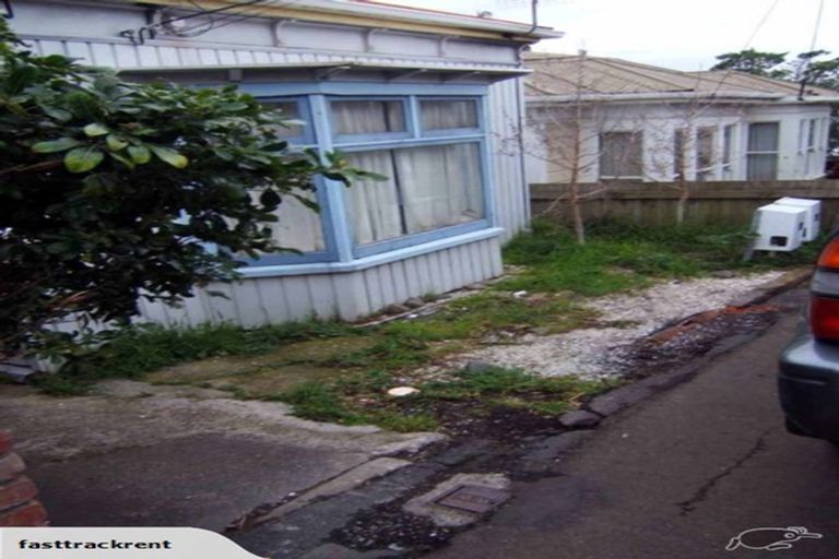 Photo of property in 19 Yale Road, Mount Cook, Wellington, 6021