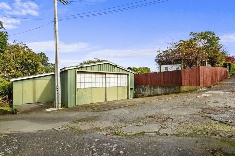 Photo of property in 20 Park Road, Belmont, Lower Hutt, 5010