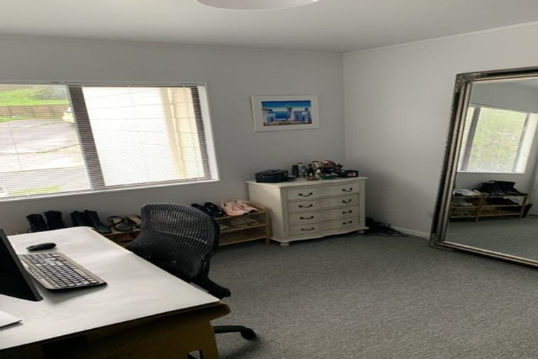 Photo of property in 5 Frosses Place, Massey, Auckland, 0614