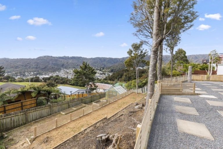 Photo of property in 7 Fenchurch Grove, Stokes Valley, Lower Hutt, 5019